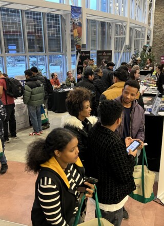 Le 30ᵉ Café emploi, organisé par le Cdétno, a eu lieu à Yellowknife, au bâtiment Greenstone.  — Photo Élodie Roy