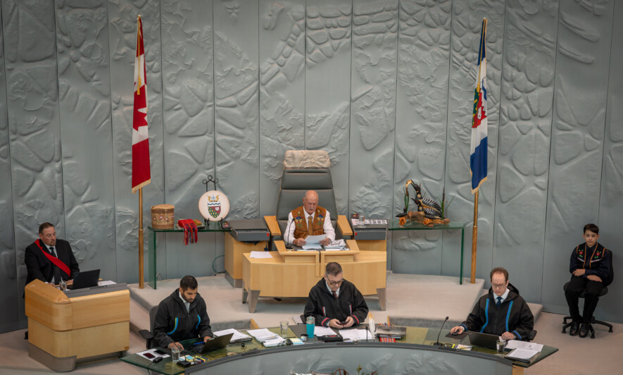 Le président de l’Assemblée législative, Shane Thompson, dirige les débats à Yellowknife. &mdash; Photo Cristiano Pereira
