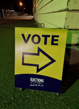 47,9 % des électeurs du Nunavut ont voté le 27 octobre 2025 contre 53 % au Yukon le 3 novembre 2025.  &mdash; Photo Nelly Guidici