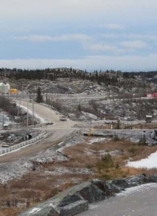 Une partie de la mine Giant, en hauteur, qui devrait disparaitre dans les années à venir.  — Photo Élodie Roy