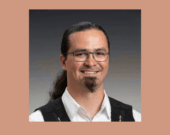 Selon Nagruk Harcharek, président et directeur général de VOICE, organisme représentant la voix des collectivités Inupiat de l’Alaska, les mesures prises par l’administration Trump et le Congrès démontrent que les voix des autochtones sont entendues et respectées dans le processus d’élaboration des politiques par le gouvernement.  — Courtoisie de Voice of the Arctic Iñupiat