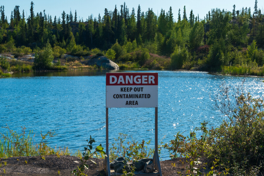 Selon le Bureau du vérificateur général du Canada, en mars 2023, il y avait 24 109 sites contaminés dans l’ensemble du Canada, dont 2 627 dans le Nord. — iStock/T Schofield