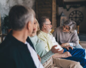 Le Festival FrancSavoir 2026 propose aux aînés francophones une programmation en ligne alliant bienêtre, conférences et ateliers éducatifs.  &mdash; Courtoisie GaudiLab, Envato
