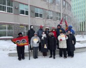 Des membres du Syndicat des employés de la sécurité et de la justice se sont rassemblés devant l’édifice Greenstone à Yellowknife. &mdash; Courtoisie