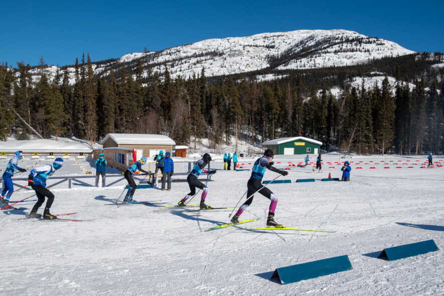 Un total de 49 médailles ont été remportées par les équipes du Yukon et des TNO aux épreuves de biathlon des Jeux d’hiver de l’Arctique à Whitehorse. &mdash; Photo Nelly Guidici