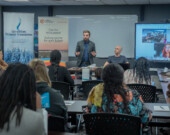 La salle du Collège nordique, à Yellowknife, a accueilli le 19 mars le lancement du recueil Nordicité, marqué par des lectures et des échanges autour des réalités du Nord.  &mdash; Photo Cristiano Pereira