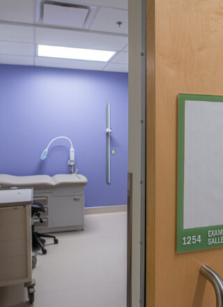 Le GTNO a diffusé sa réponse aux recommandations d’un audit qui dresse un portrait critique des soins primaires en français aux Territoires du Nord-Ouest. &mdash; Photo Cristiano Pereira