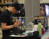 Le hangar de Summit Air, à Yellowknife, a accueilli la compétition territoriale Skills Canada le 17 avril dernier. &mdash; Photo Élodie Roy