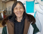 Les pratiques artistiques de Janet Nungnik incluent la broderie et le perlage sur lainage feutré. &mdash; Courtoisie Robert Kardosh