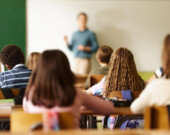 Les compressions annoncées à Inuvik s’inscrivent dans un climat d’incertitude qui touche le financement des soutiens scolaires dans les TNO.  &mdash; Photo iStock