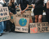 Le Plan d’action climatique 2026-2036 prévoit des mesures dans six secteurs, dont les transports, les déchets, les bâtiments, l’aménagement du territoire, la gouvernance et la préparation aux urgences, afin de réduire les émissions et de mieux préparer Yellowknife aux risques liés au climat 
 &mdash; (photo iStock)