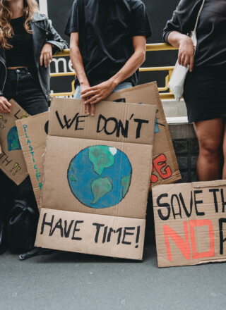 Le Plan d’action climatique 2026-2036 prévoit des mesures dans six secteurs, dont les transports, les déchets, les bâtiments, l’aménagement du territoire, la gouvernance et la préparation aux urgences, afin de réduire les émissions et de mieux préparer Yellowknife aux risques liés au climat 
 &mdash; (photo iStock)