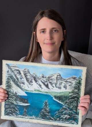 Joanne Fairbrother a trouvé à Yellowknife la communauté qu’elle cherchait pour comprendre et soutenir son art. &mdash; Courtoisie Joanne Fairbrother