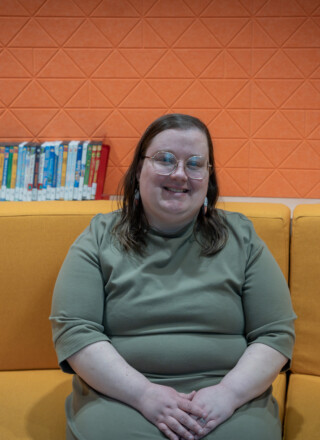 Gabrielle Samson, enseignante de 4e et 5e année à l’École Įtłʼǫ̀, a été nommée « Leader de l’année en éducation française » par Canadian Parents for French.  &mdash; Photo Cristiano Pereira