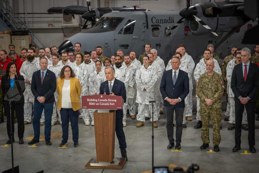 Le premier ministre Mark Carney a récemment annoncé, à Yellowknife, d’importants investissements fédéraux dans le Nord. Pour la Fédération canadienne des municipalités, ces sommes devraient aussi soutenir les collectivités locales, notamment en logement, en infrastructures et en services essentiels.  &mdash; Photo Cristiano Pereira