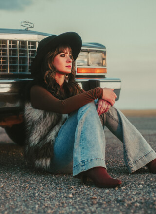 Justine Giles, chanteuse, autrice-compositrice et mentore pour certains artistes de Yellowknife.  &mdash; Courtoisie Jarrett Edmund
