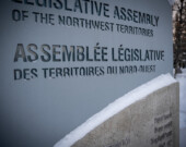 Les députés des Territoires du Nord-Ouest ont abordé plusieurs dossiers sensibles lors des derniers travaux de l’Assemblée législative, notamment l’éducation, les services à l’enfance, l’usage des téléphones dans les écoles et les priorités économiques du territoire. &mdash; Photo Cristiano Pereira