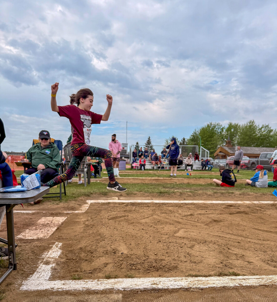 Les élèves de l’École Allain St-Cyr ont participé aux Championnats territoriaux d’athlétisme, tenus du 3 au 5 juin à Hay River. &mdash; Courtoisie