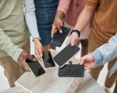 Les écoles des TNO pourraient devoir appliquer dès septembre de nouvelles lignes directrices territoriales sur l’utilisation des téléphones cellulaires et autres appareils mobiles. &mdash; Photo iStock