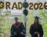 Les finissants Rielle et Joël Naveed partagent une même cérémonie de graduation, entourés de leur famille et de la communauté scolaire de l’École Allain St-Cyr. &mdash; Photo Cristiano Pereira