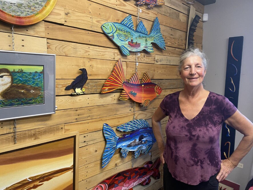 Diane Boudreau a profité de la rentrée de la Maison Bleue pour exposer certaines de ses œuvres dans le cadre d’une exposition. &mdash; Archives Aline Essombe