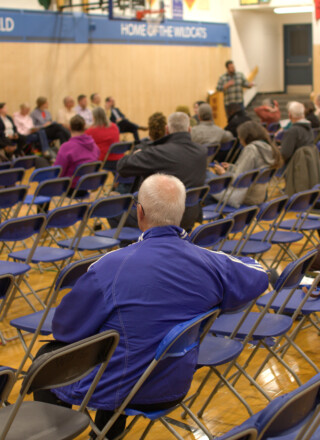 21 candidat.e.s à l’élection municipale du 19 octobre sont allé.e.s à la rencontre des votant.e.s de Yellowknife, afin de proposer leurs projets et leurs idées s’ils sont élus en tant que conseillers municipaux. &mdash; Aline Essombe