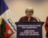 Les ministres des GTNO et d’Ottawa ont annoncé le renouvèlement d’un accord qui devrait permettre aux habitants du nord d’avoir accès plus facilement aux soins de santé. &mdash; Courtoisie Inès Lombardo, correspondante parlementaire Francopresse