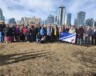 Cérémonie du lever du drapeau franco-albertain à Calgary  avec l’ACFA régionale de Calgary. Photo : Raphaël Oulaï  