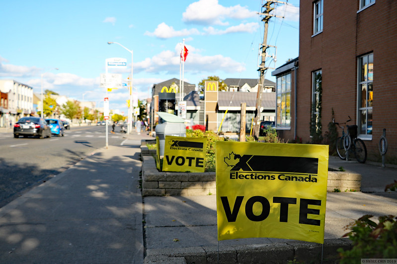 Le scrutin au Canada est appelé majoritaire à un tour : le candidat qui remporte le plus de voix remporte le siège de la circonscription. Photo : Can Pac Swire – Flickr  