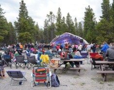 Près de 500 personnes étaient de la partie pour la 36e édition de la Fête franco-albertaine. Photo : Ariane Corneau  