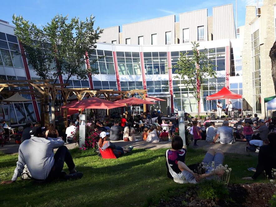 La-Serie-Patio-va-prolonger-le-plaisir-durant-le-Fringe-a-la-Cite-francophone.jpg
