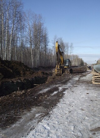 L'Alberta souhaite que certaines mesures «restrictives» sur les émissions et le transport par pétrolier soient annulées par Ottawa afin de permettre à son projet d’aller de l’avant avec la construction d'un nouvel oléoduc. Photo : Jason Woodhead, CC BY 2.0, Wikimedia Commons  