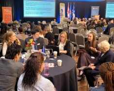 De nombreux acteurs de la communauté franco-albertaine se sont réunis lors du Congrès de la francophonie albertaine organisé par l’ACFA, en octobre dernier, pour discuter de l’avenir du postsecondaire. Photo : Arnaud Barbet  