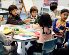 Un professeur associé à l’Institut national de la recherche scientifique croit que des mesures aussi fortes que la Charte de la langue française du Québec seront nécessaires pour protéger le français dans les autres provinces et les territoires canadiens. Photo : ©rawpixel – 123RF Free Images  