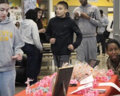 Le marché de Noël a été très achalandé. Photo : Courtoisie - École Alexandre-Taché  