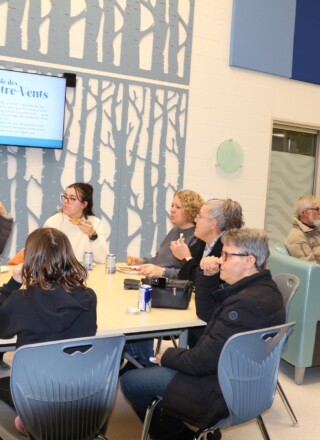 C’est toute une communauté qui a été conviée le 19 février 2026 à souligner les 25 ans d’existence de l’École des Quatre-Vents. &mdash; Photo: Courtoisie 