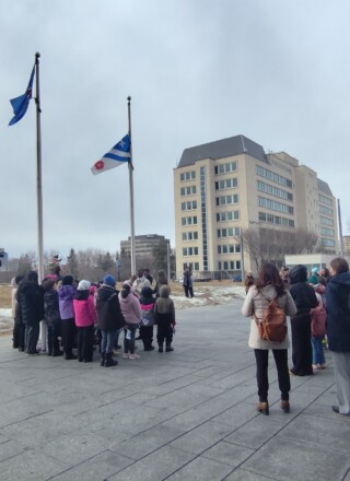 Lever du drapeau &mdash; Crédits: Thomas Hiahiani
