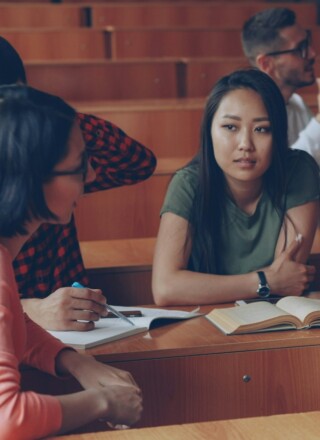 Deux experts en immigration affirment qu’une partie du contexte a été ignoré dans le rapport du Bureau de la vérificatrice générale pour constater la baisse des demandes de visas étudiants, notamment chez les francophones. &mdash;  Photo : Vitaly Gariev – Unsplash