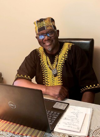 Coordonnateur des projets au sein de l’AJFAS, Robert Suraki estime que le Répertoire entreprises des Noirs francophones en Alberta continuera d’être enrichi au fil des mois. &mdash; Crédit : gracieuseté