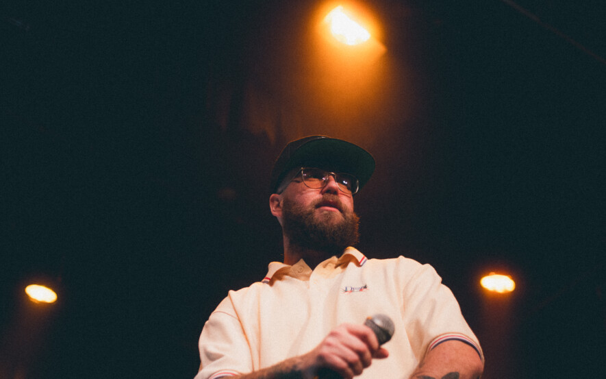 C’est en terre albertaine que Jono a décidé de poursuivre sa carrière de rappeur. &mdash; Crédit : Annie-France Noël