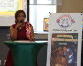 Carol Offi lors de sa présentation de son ouvrage au Campus Saint-Jean. &mdash; Crédit : gracieuseté