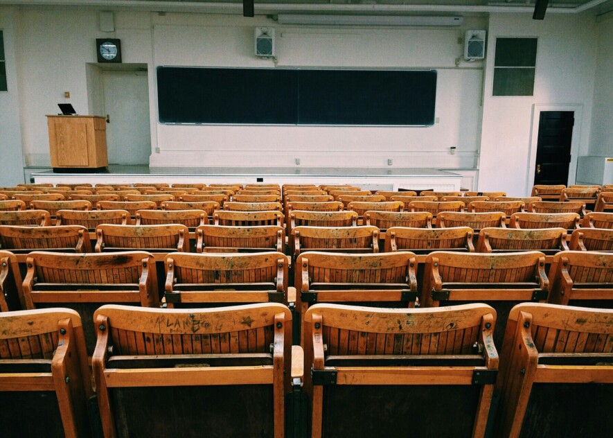 Banc d'école 
 &mdash; Crédits: pexels-pixabay