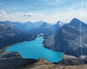 Vue sur le lac Bow depuis le sentier de randonnée Mont Jimmy Simpson Junior. &mdash;  Crédits photo: Sarah Hübsch