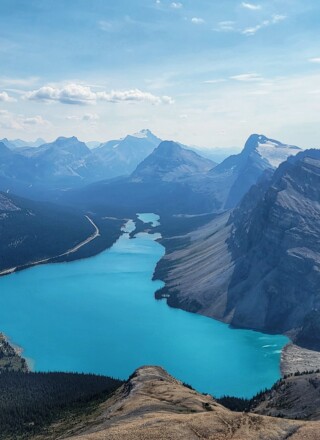Vue sur le lac Bow depuis le sentier de randonnée Mont Jimmy Simpson Junior. &mdash;  Crédits photo: Sarah Hübsch