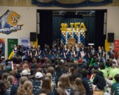 Lancement des JFA 2026, de fiers sportifs répandent la joie de vivre en français au gymnase de l'école-hôte, Maurice-Lavallée. &mdash; Crédit: Valerie Gilbert 