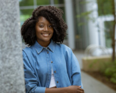 Medgine Mathurin prend une part active au prochain Edmonton Poetry Festival, qui se tient du 13 au 28 avril. 


 &mdash; Crédit : gracieuseté