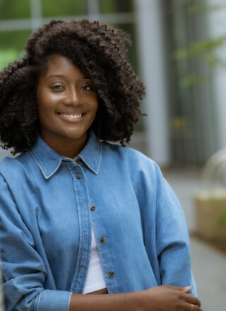 Medgine Mathurin prend une part active au prochain Edmonton Poetry Festival, qui se tient du 13 au 28 avril. 


 &mdash; Crédit : gracieuseté