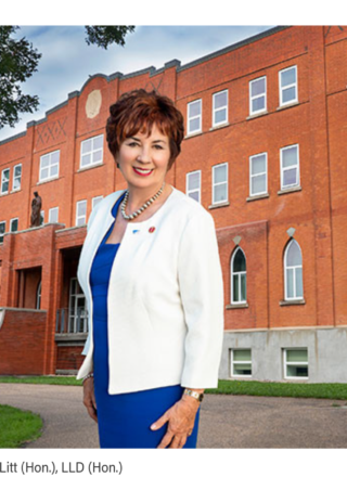 L’honorable Claudette Tardif, professeure, chercheure,  première femme franco-albertaine doyenne du Campus Saint-Jean et nommée au Sénat du Canada  : « Le récit de la francophonie albertaine n'est pas achevé. L’accès équitable à la justice et aux services de santé en français reste un chantier immense. » &mdash; Crédit : archives du Campus Saint-Jean.