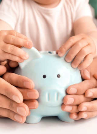 La pension alimentaire constitue un droit fondamental de l’enfant.           
 &mdash; Crédit : Canva
