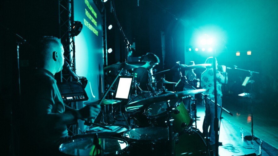 Une nouvelle étude brosse le portrait de l’entrepreneuriat au sein de l’industrie musicale francophone, à travers les parcours de 24 entreprises offrant des services aux artistes.  &mdash; Photo : Keagan Henman – Unsplash